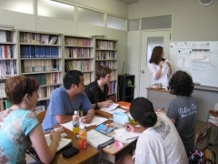 京都国际学院美国（初级班）授课情景。 
