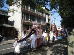 本校前祭奠