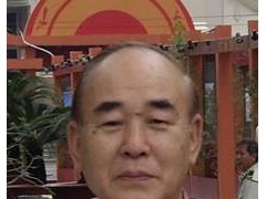 伟志语学院
武藤賢治（事務局長）