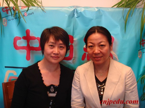 水户国际日本语学校招生主任迟 玲兰老师在中日网的上海办事处