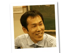 藤崎博和（教務主任）
Fujisaki Hirokazu
在此一起学习愉快的生活方式方法。我们在等待着大家的到来。