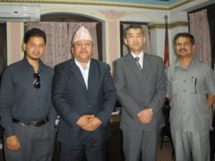 学校副校长与尼泊尔教育部大臣见面交换了意见