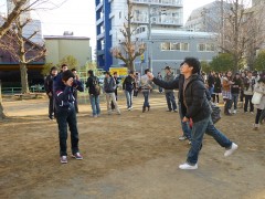「恶魔在外，福在内」 