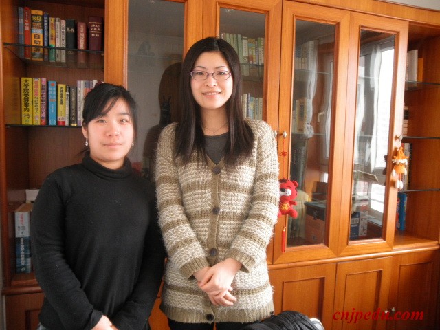 右面是ARC日本语学校郭蕾老师,左面是日本留学网的留学专员黄莹