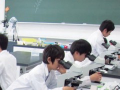  早稻田大学高等学院学生