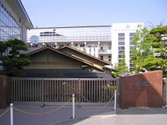  富士学苑中学校・高等学校教学楼