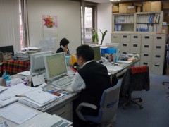 泰安蜜克(DBC)日本语学校老师在备课