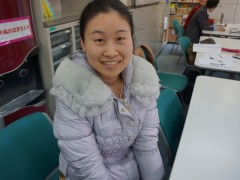 泰安蜜克(DBC)日本语学校毕业生马莎莎说；我的签证申请过多次，学校老师们精心的帮助下终于拿到了签证，今年我已拿到了大学入学通知书。我非常感谢学校的老师们。
