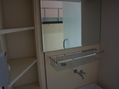 鹿岛学园高等学校学生宿舍内的浴房