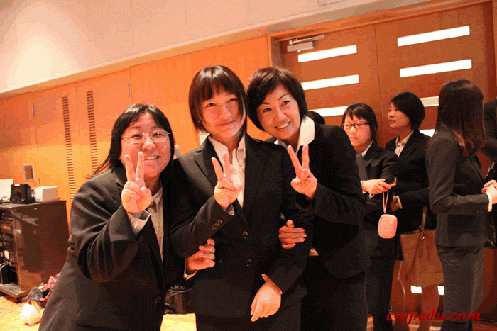 美都里慕日本语学校２０１４毕业典礼