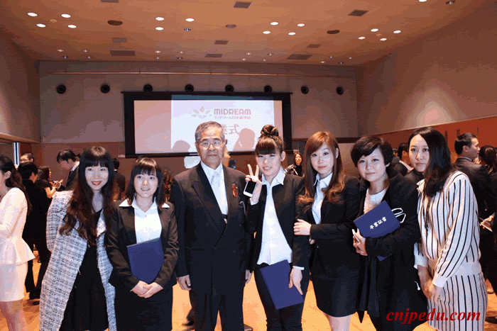 美都里慕日本语学校２０１４毕业典礼