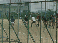 柏原高等学校体育场内