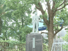  冲学园高等学校雕塑