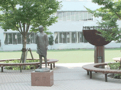  八王子高等学校雕塑