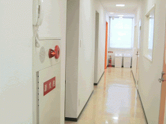  J国际学院楼道