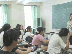 关系语言学院学生