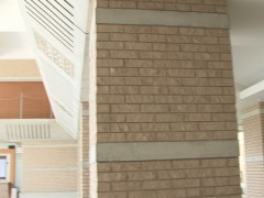 洛南高等学校体育中心楼下