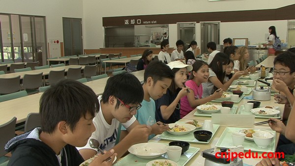 明德义塾高等学校学生食堂