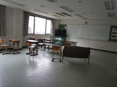 翔凜高等学校宿舍楼内