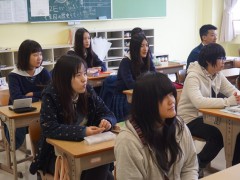 翔凜高等学校国际班同学上课中