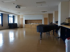 仙台育英高中音乐室
