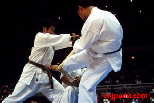 日本冈山举办外国留学生日语演讲大赛中国学子获奖