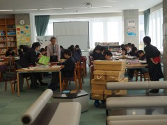 工学院大学附属高等学校图书室内