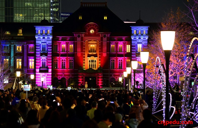 日本传统色彩灯饰 点亮东京站
