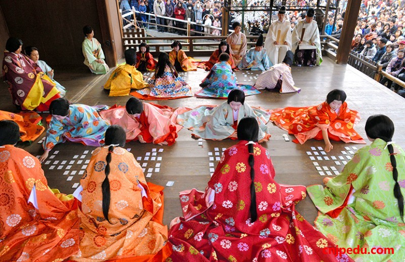 京都八坂神社华丽歌牌仪式 新春朝气蓬勃