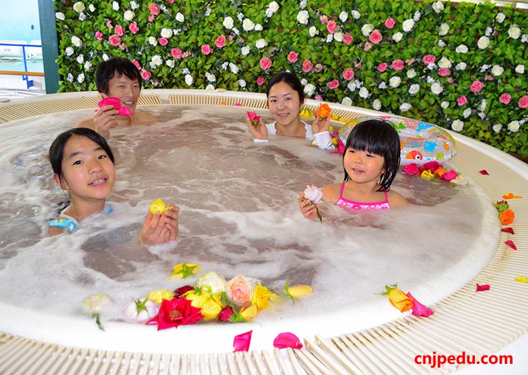 箱根玫瑰温泉开放 情人节更有巧克力浴池