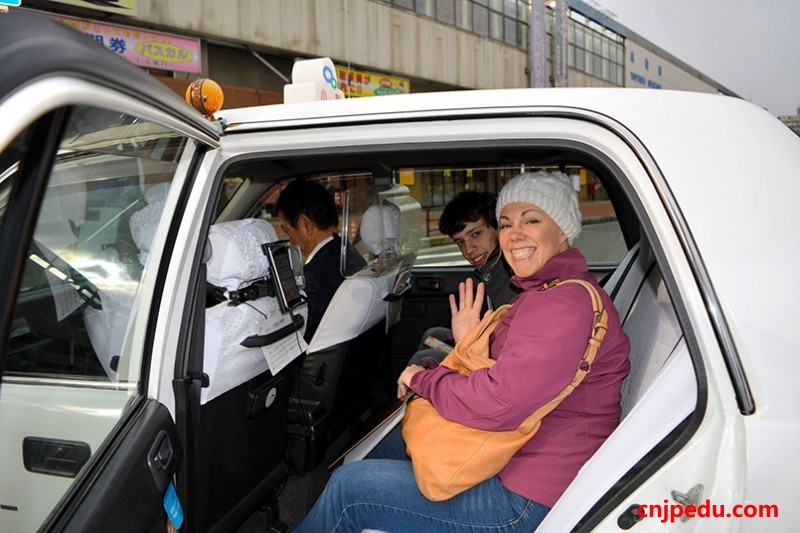 鸟取超低价出租车 外国游客尽享拼车乐趣