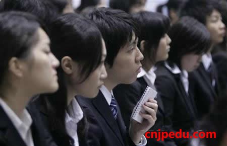 外国留学生实际在日就业比例低