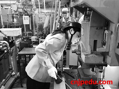 赴日&ldquo;研修&rdquo;之路何以越走越窄？