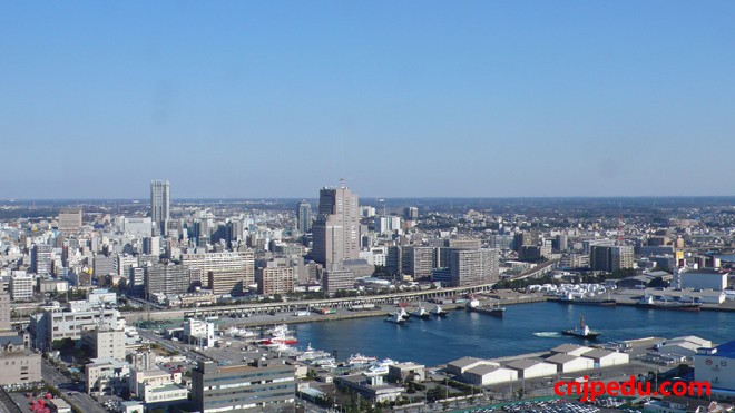 中国留学生为日本人介绍中国文化