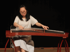 东京国际文化学院举行2016年度4月生入学式－古筝独奏