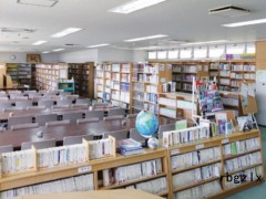 雲雀丘学園中学校・高等学校图书室
