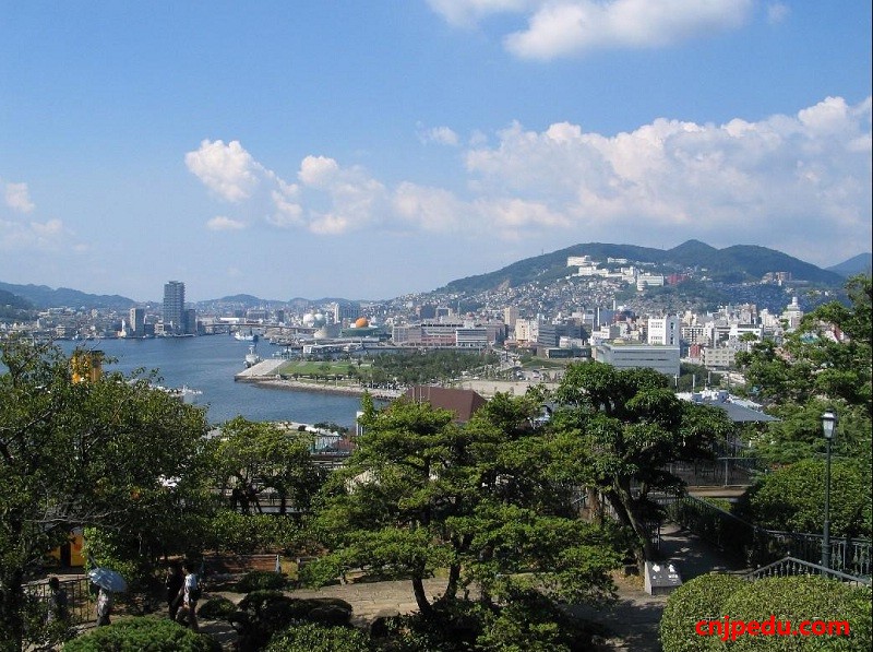 在日留学生参加日语辩论大会