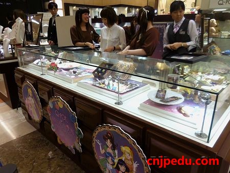 “美少女战士”大受成人欢迎 成为女性品牌配饰
