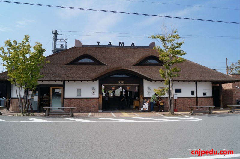 日本和歌山车站配置中国人职员引导游客