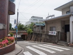 云雀丘学园高等学校的周边环境 
