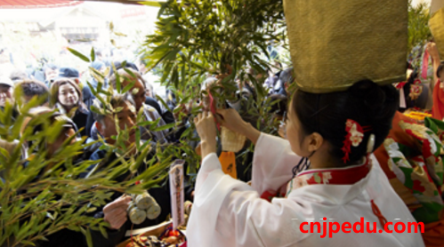 在日中国留学生入选大阪神社福娘 感受日本文化