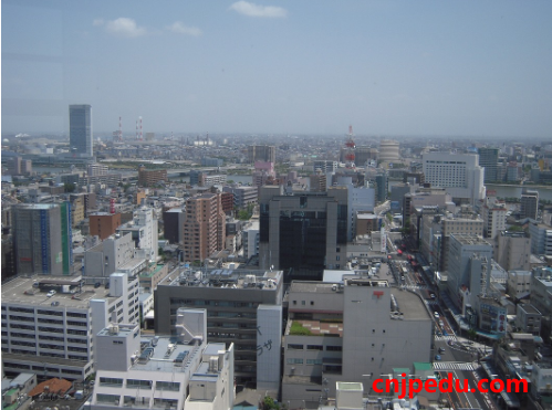 中国留学生参观日新潟县制造业现场为就业做准备