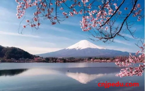 日拟将外国高级人才取得永居权在留期最短缩至1年