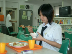冲绳尚学高中学生宿舍食堂