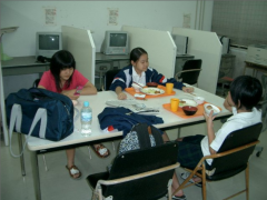 冲绳尚学高中学生宿舍自习室