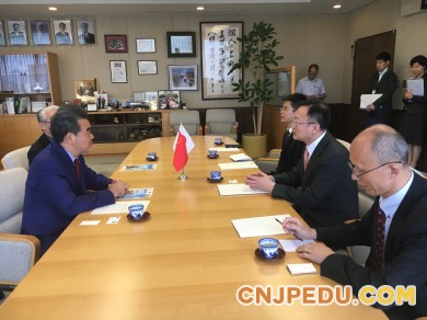 李天然总领事访问日本广岛大学