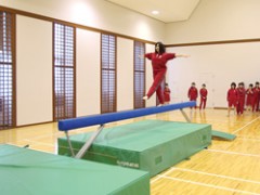 日本高中留学体育室