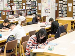 日本高中留学图书馆