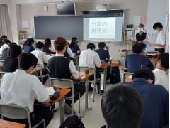 让学生和家长参观体验——八王子高中的“学校说明会”